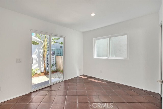 Building Photo - 310 Bayview Dr