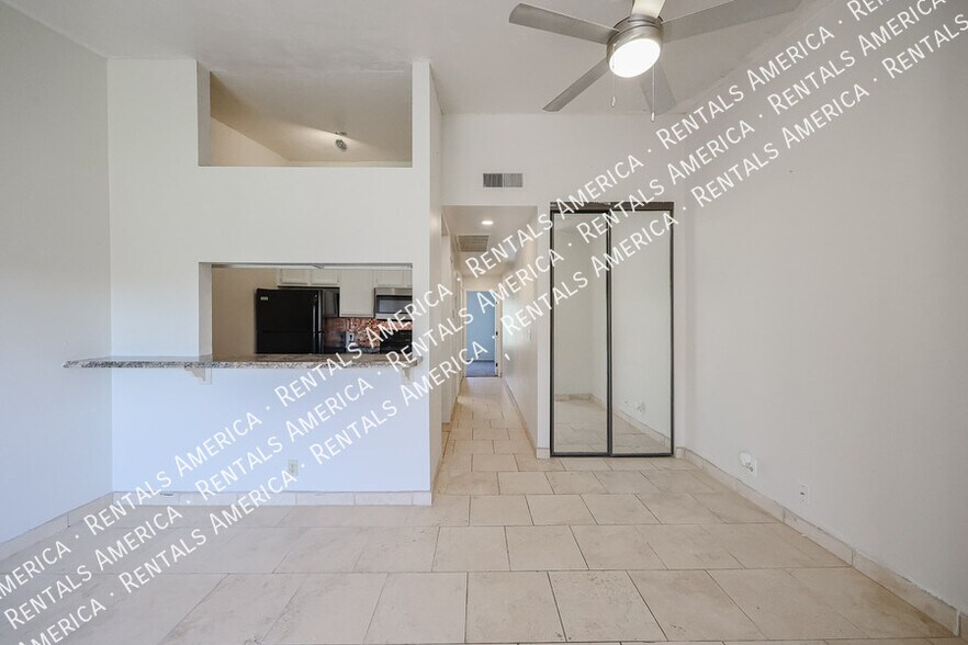Building Photo - 14203 N 19th Ave