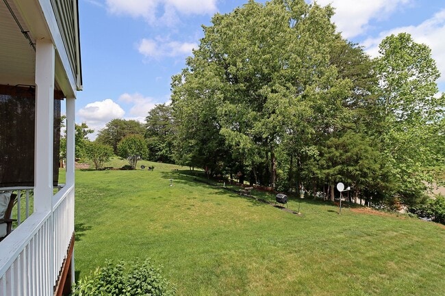 Building Photo - Pet-Friendly One Level Living Waterfront Home