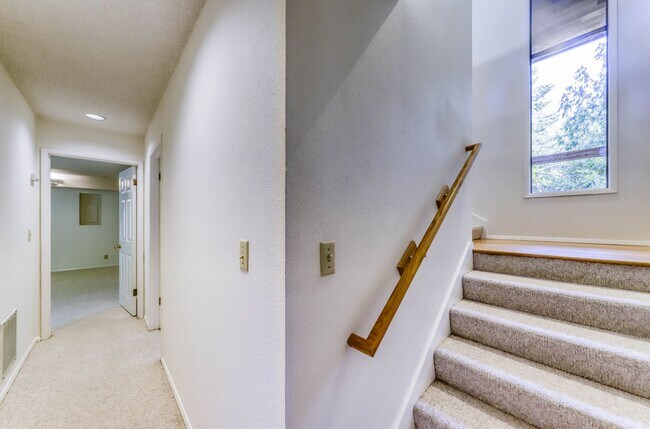 Building Photo - 3 Bedroom Home on Peaceful Property