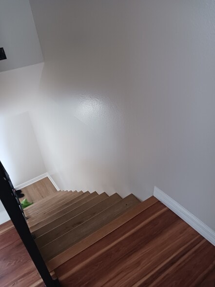 Building Photo - 719 N Eucalyptus Ave