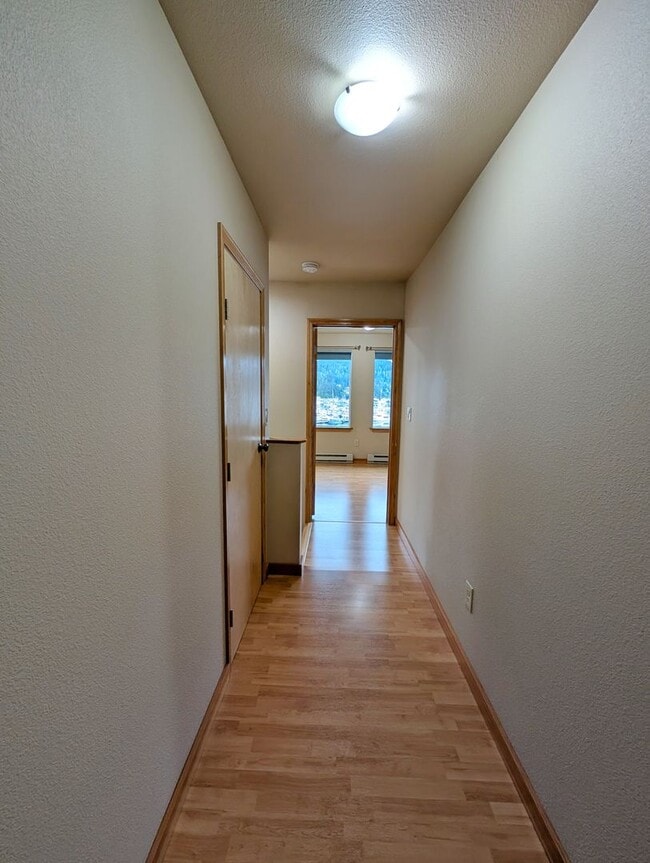 Building Photo - Unfurnished Auke Bay Home, 3BD+Den, 2BA, H...