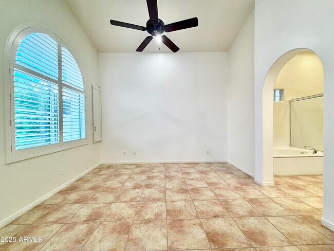 Building Photo - 11627 E Bella Vista Dr