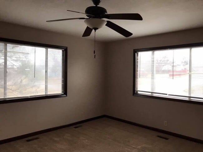 Building Photo - Spacious  House with Detached Garage & Finished Basement