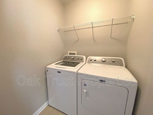 Building Photo - 237 Border Rd