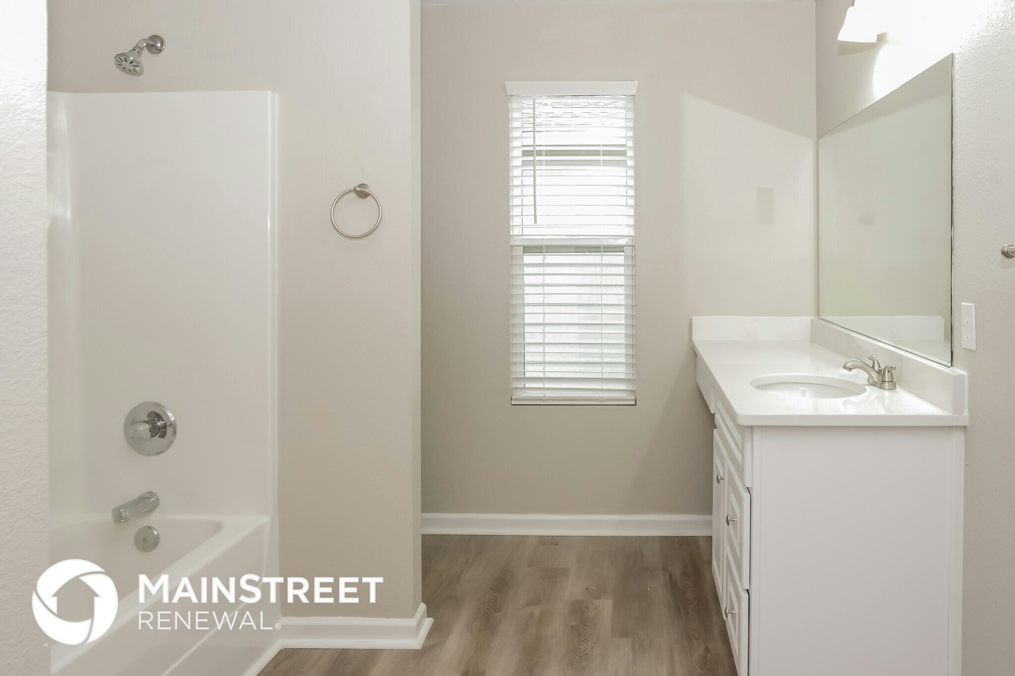 Building Photo - 213 Farmington Dr