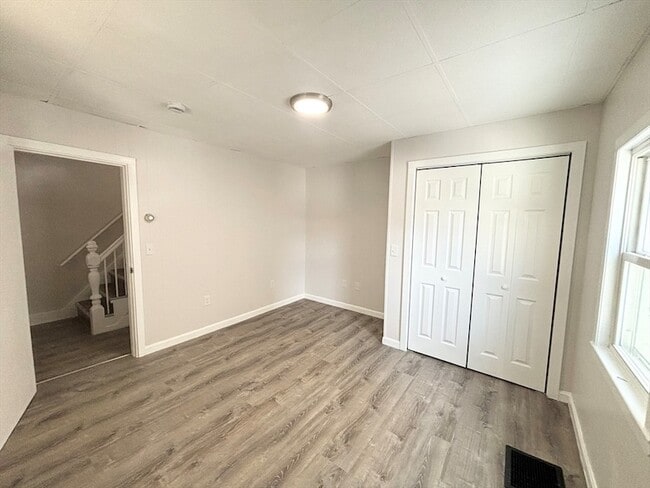 Building Photo - 3 Hadley Ct