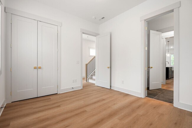 Building Photo - Beautiful 4-bedroom, 4-bathroom Custom Home Durham, NC