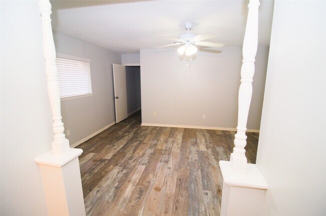 Building Photo - 1030 Montour Dr