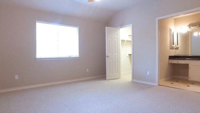 Building Photo - 16910 Ascot Meadow Dr