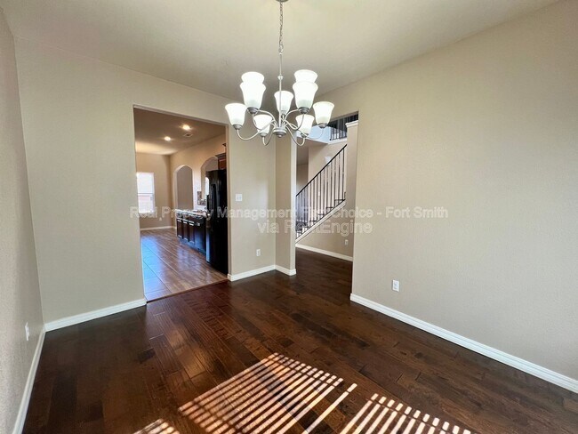 Building Photo - 615 Ridge Point Dr