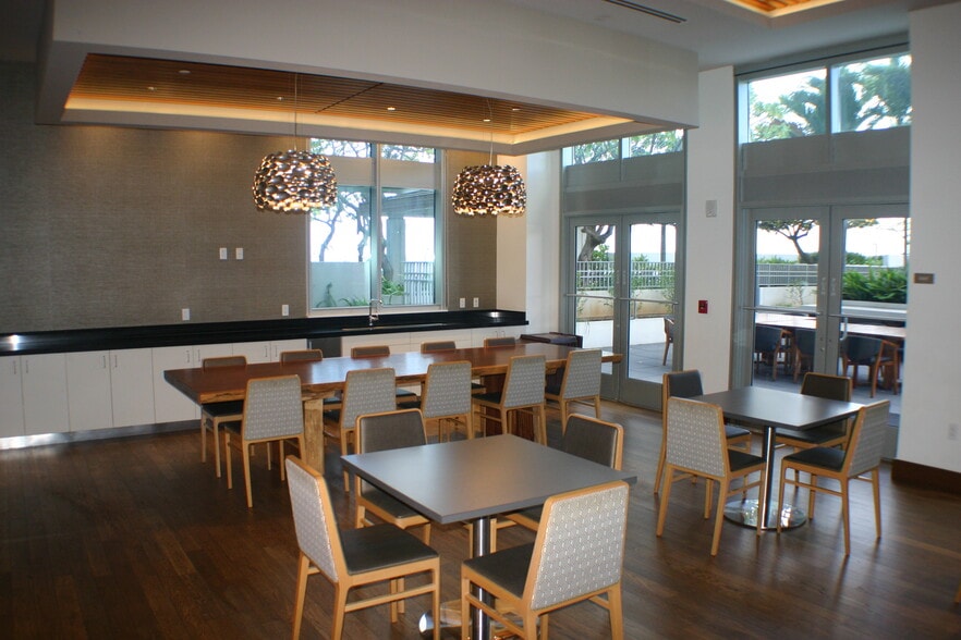 Building Photo - 600 Ala Moana Blvd