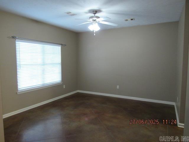 Building Photo - 1410 Robins St