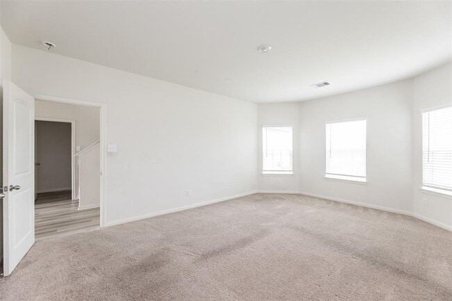 Building Photo - 541 Amberwood Pk Dr