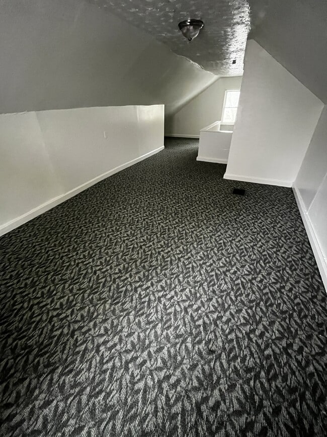 Building Photo - 7351 Clovernook Ave