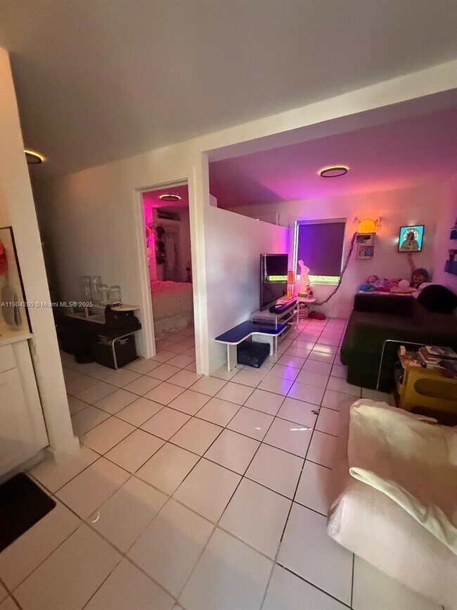 Building Photo - 5028 NW 3rd Ave