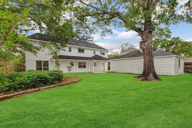 Building Photo - 7707 12 Fairway Ln