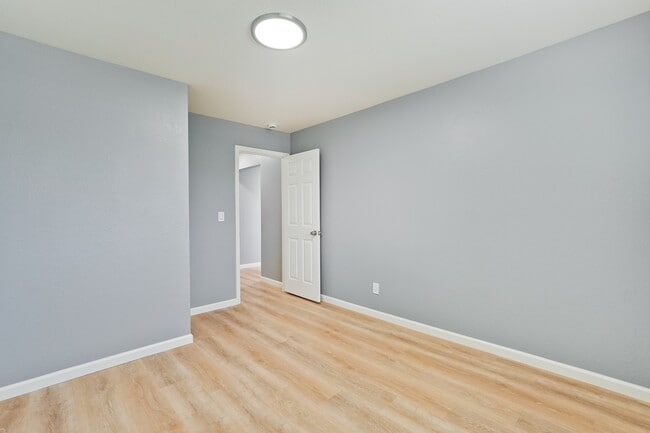 Building Photo - 1660 S Capitol Ave