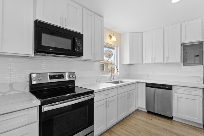 Building Photo - 117-117 Pelanaki St