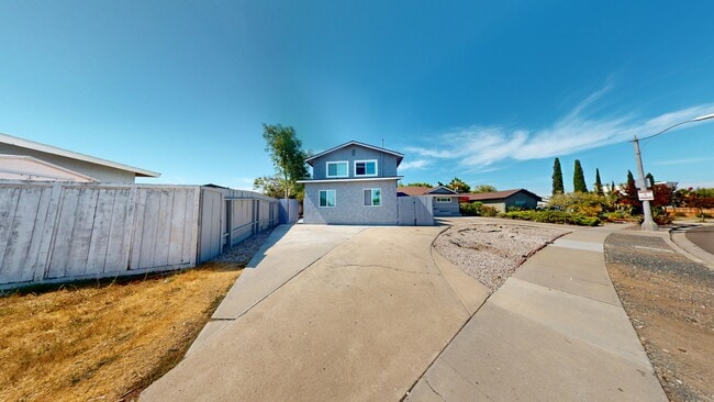 Building Photo - 5165 Remington Rd