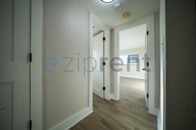 Building Photo - 7338 Coquina Way