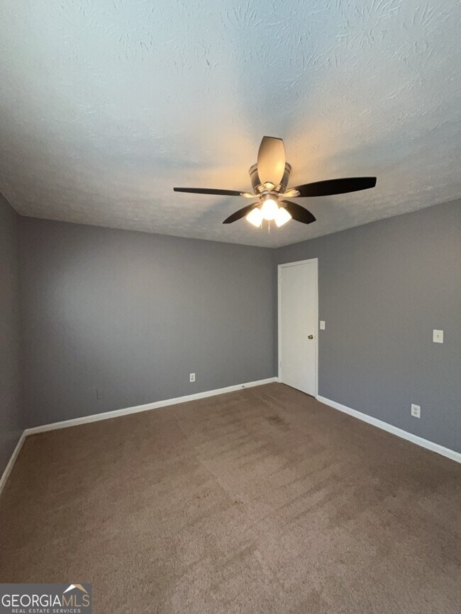 Building Photo - 1682 Charmeth Rd