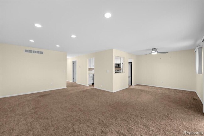 Building Photo - 4911 Oak Hill Dr