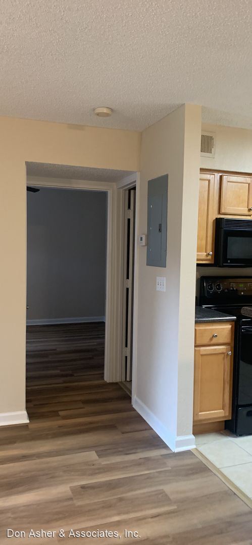 Building Photo - 2 br, 1 bath House - 465 Forestway Circle ...