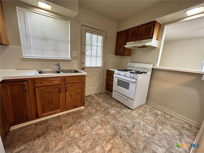 Building Photo - 1303 Alexander St