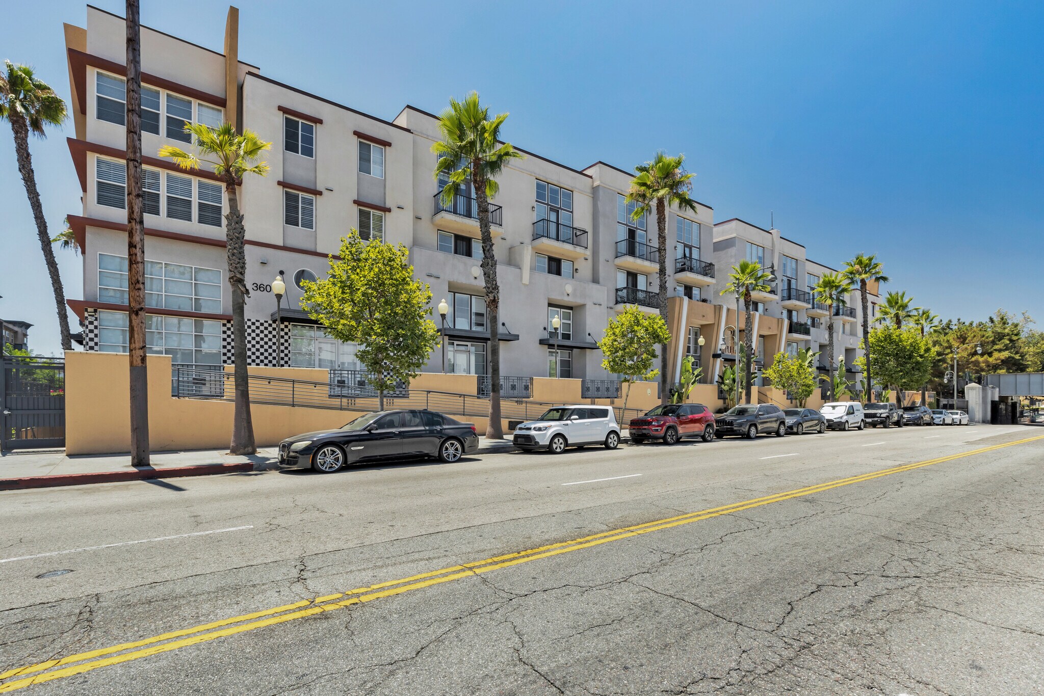 Building Photo - 360 W Ave 26 Ave