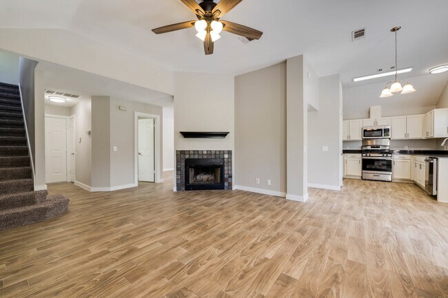 Building Photo - 1302 Crete Ln