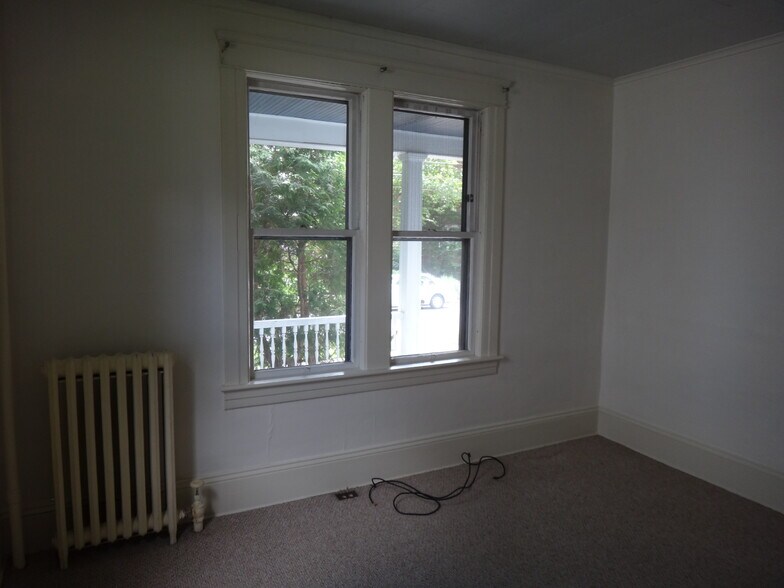 Building Photo - 52 Revell Ave