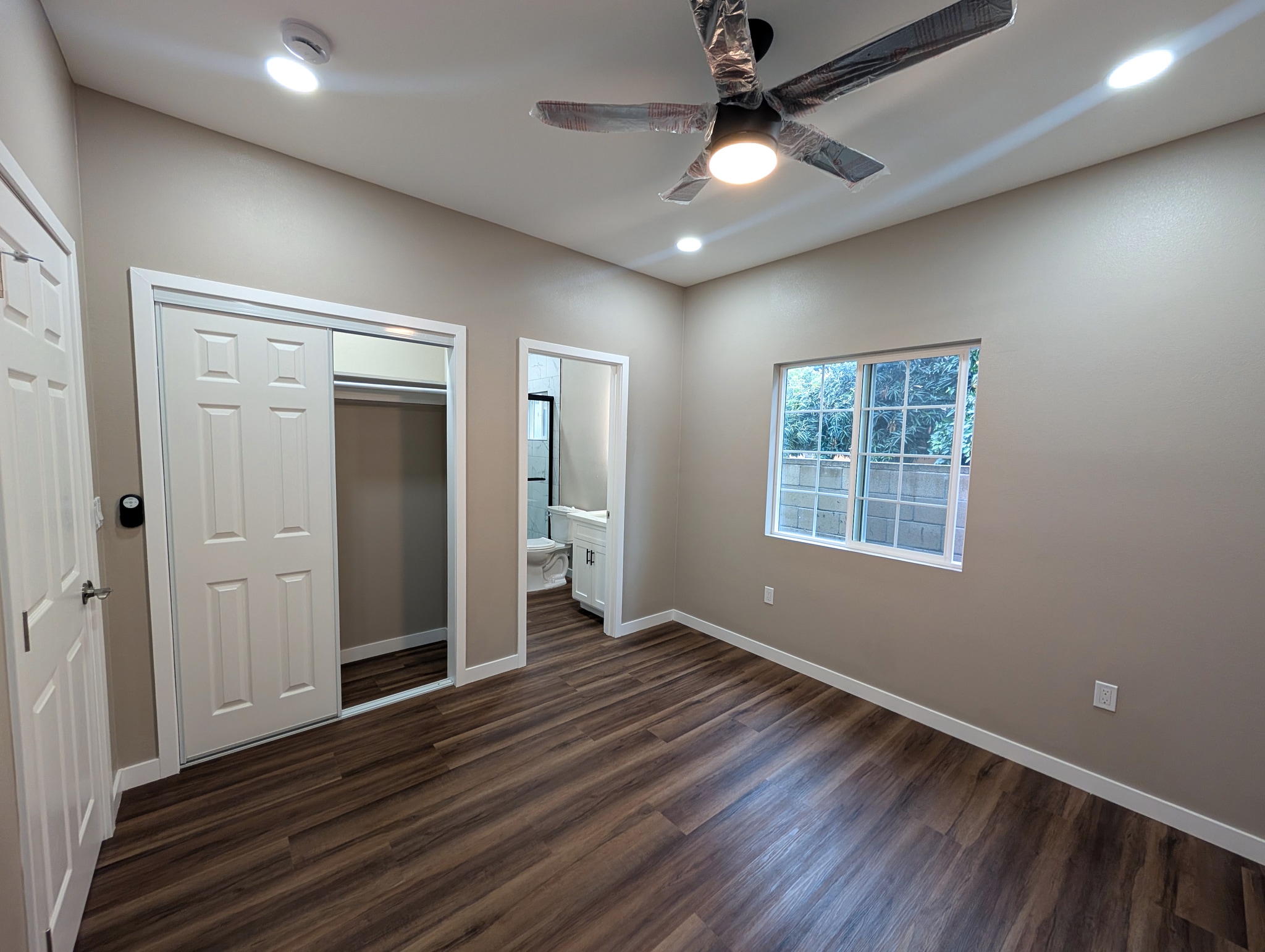 Building Photo - 14962 Lambert Rd