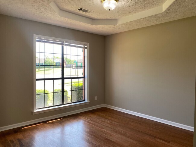 Building Photo - Charming 3-Bedroom Brick Home with Modern ...