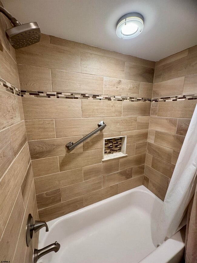 Building Photo - 130 N Adams Ave