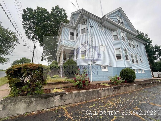 Building Photo - 25 Cumley St