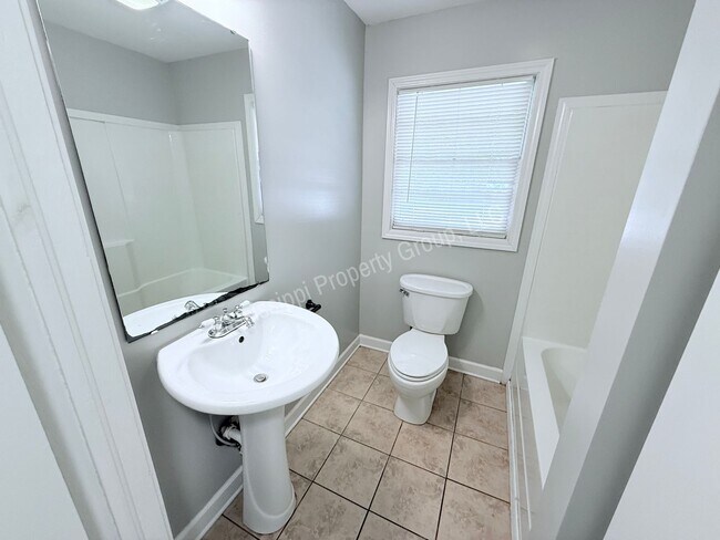 Building Photo - 3BR/2BA For Rent