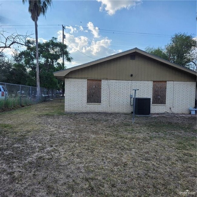 Building Photo - 22 North St