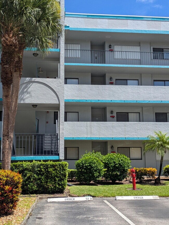 Primary Photo - 4725 Lucerne Lakes Blvd E