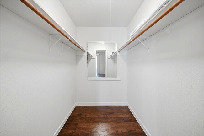 Building Photo - 18511 Egret Bay Blvd