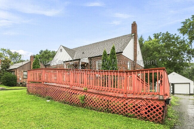 Building Photo - 1065 N Lafayette St
