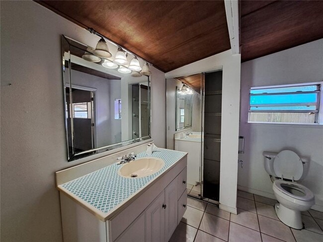 Building Photo - 1040 65th St S