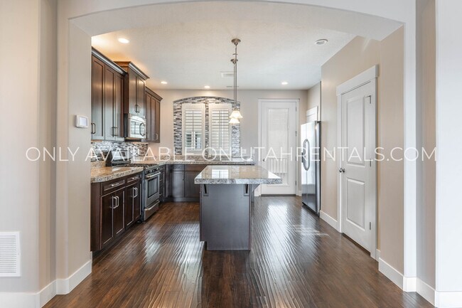 Building Photo - 4738 W Daybreak Rim Way