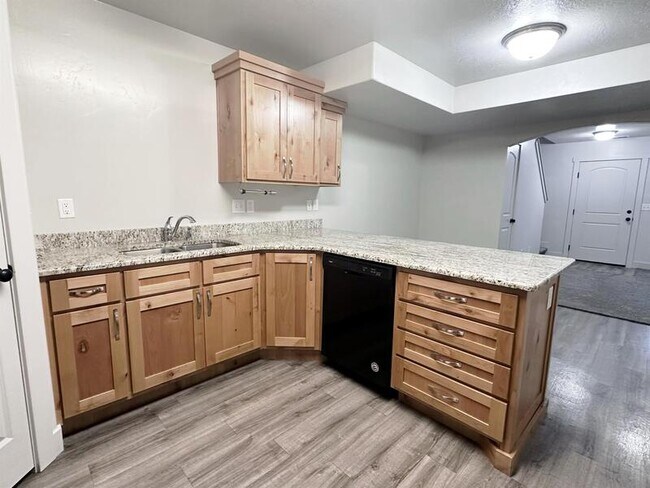 Building Photo - 483 N 2650 W