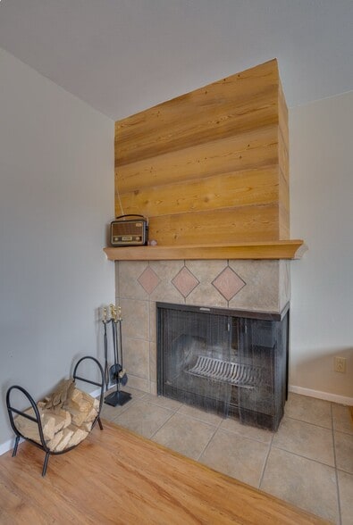 Building Photo - 240 La Bonte St