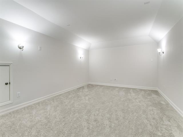 Building Photo - 3137 Lakespring Vis