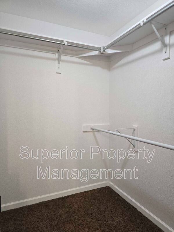 Building Photo - 521 Kim Dr