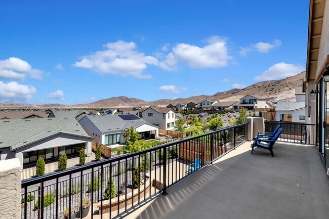 Building Photo - Beautiful Three Bedroom with Mountain V...