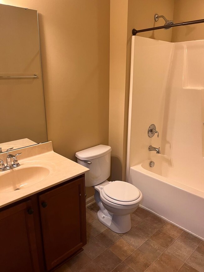 Building Photo - Live Your Best Life: Modern 3-Bedroom Town...