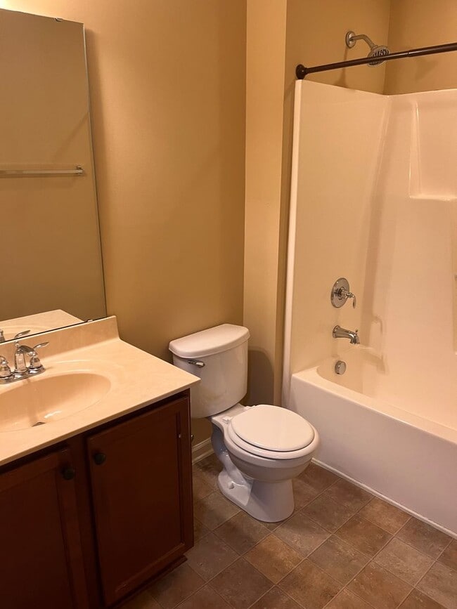 Building Photo - Live Your Best Life: Modern 3-Bedroom Townhouse with All the Amenities & More!